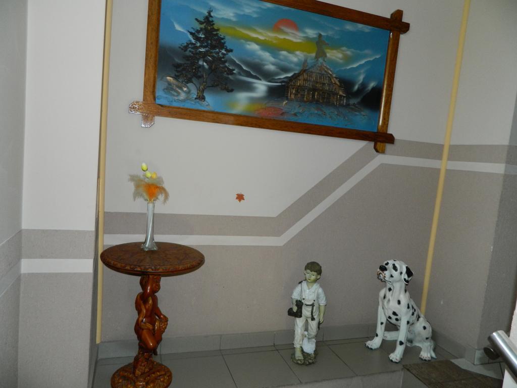 Pensiunea Cora Pitesti Luaran gambar