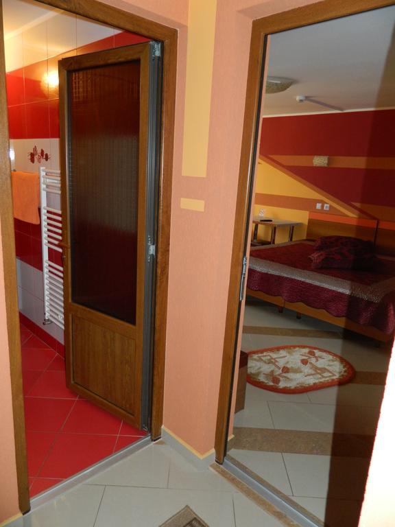 Pensiunea Cora Pitesti Luaran gambar